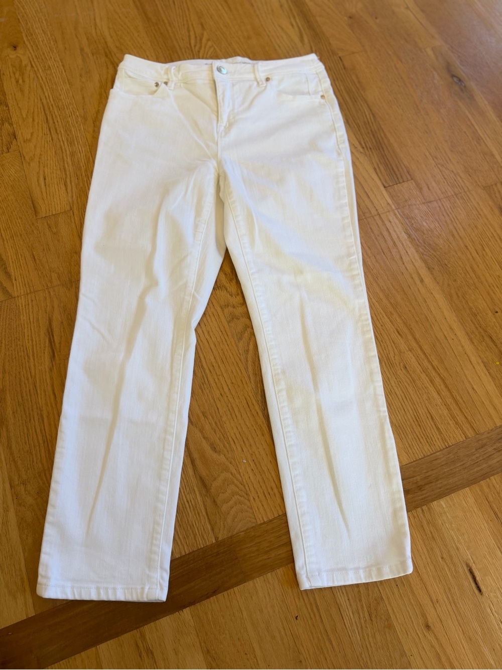 Ladies Juniors Size 0 "Chico's" Pure White Straight-Leg Jeans GUC